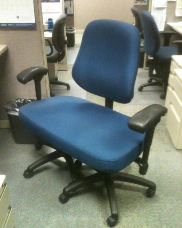Pair programming chair - 9GAG