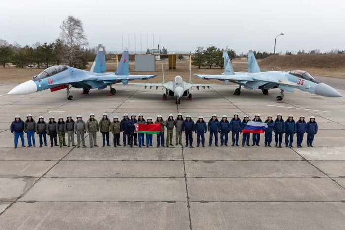 Relative Sizes Su 30SM left Su 35 right And The MiG 29 middle 
