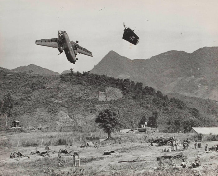 US CV-2 Caribou transport accidentally shot down by an artillery shell ...