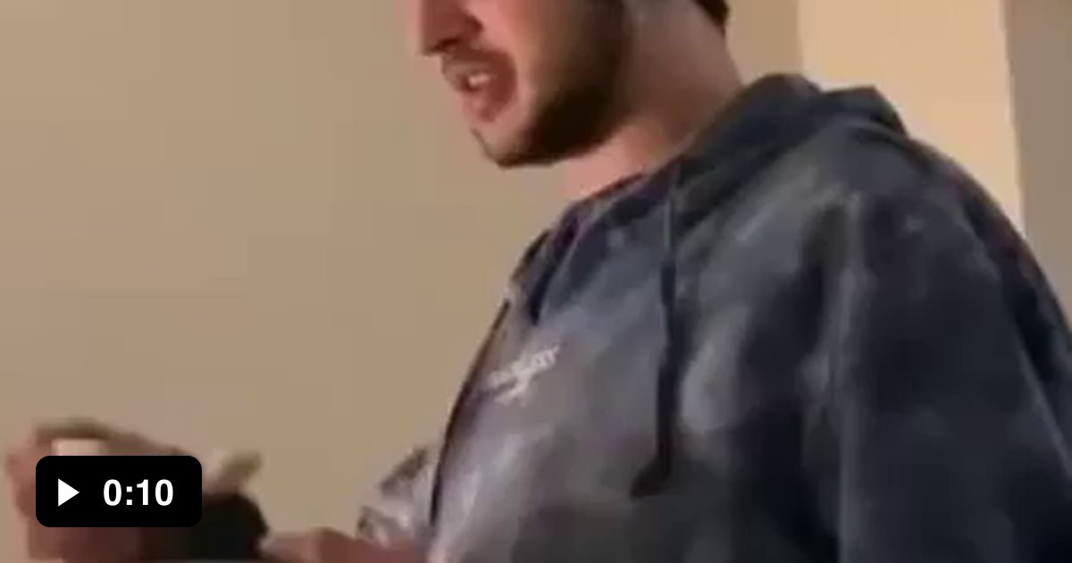 This guy fixed a broken TV by hitting it. - 9GAG