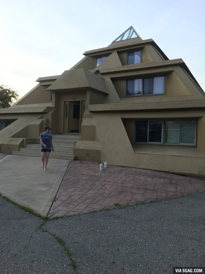 Pyramid house… This is great. It uses the maximum footprint, while