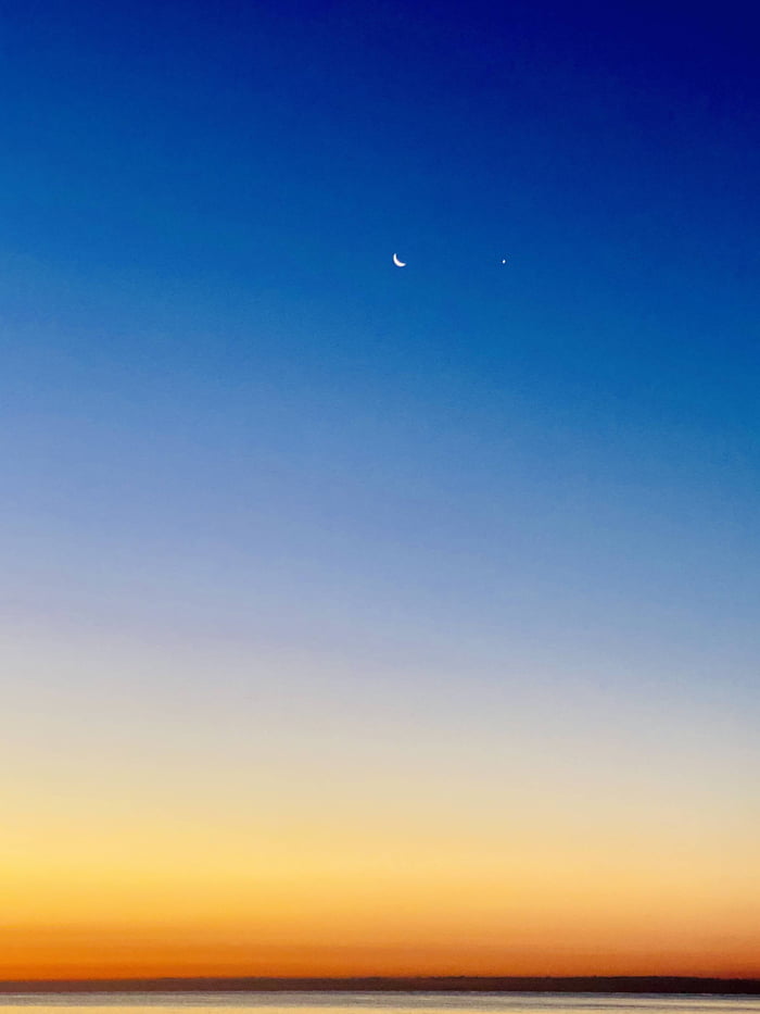 The Gradient Of The Sky Right Before Sunrise 9gag