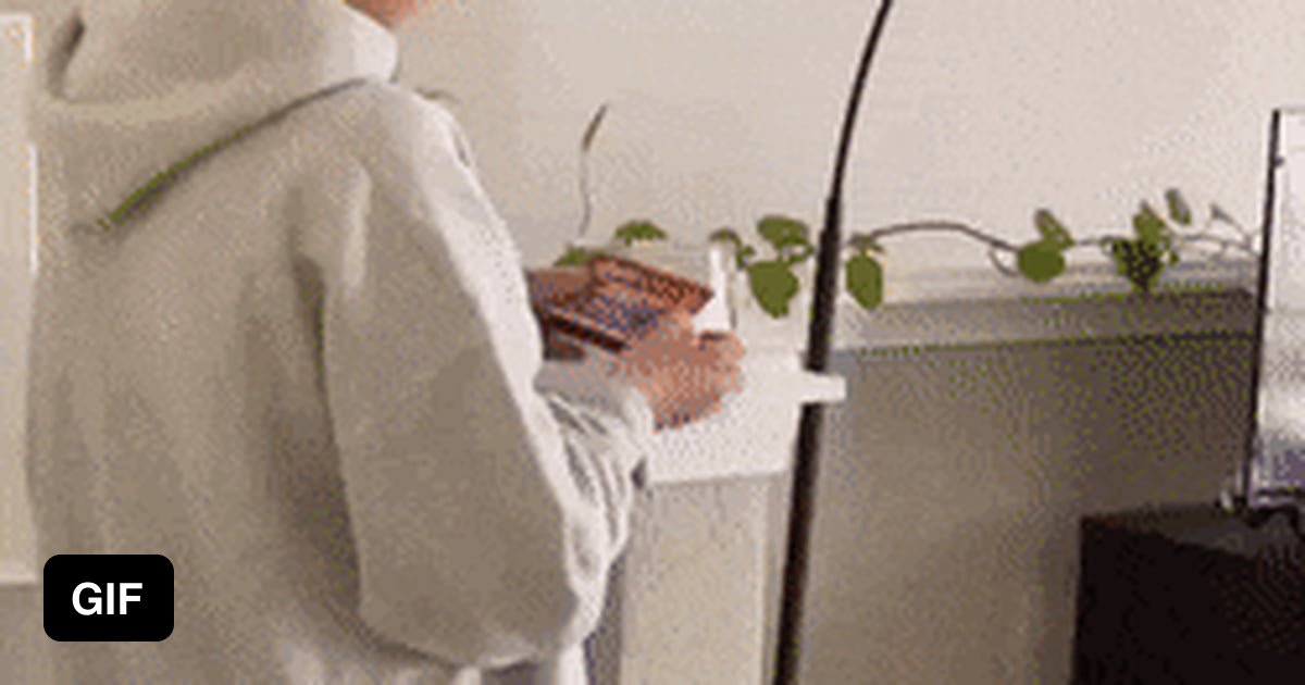 How to light a candle 9GAG