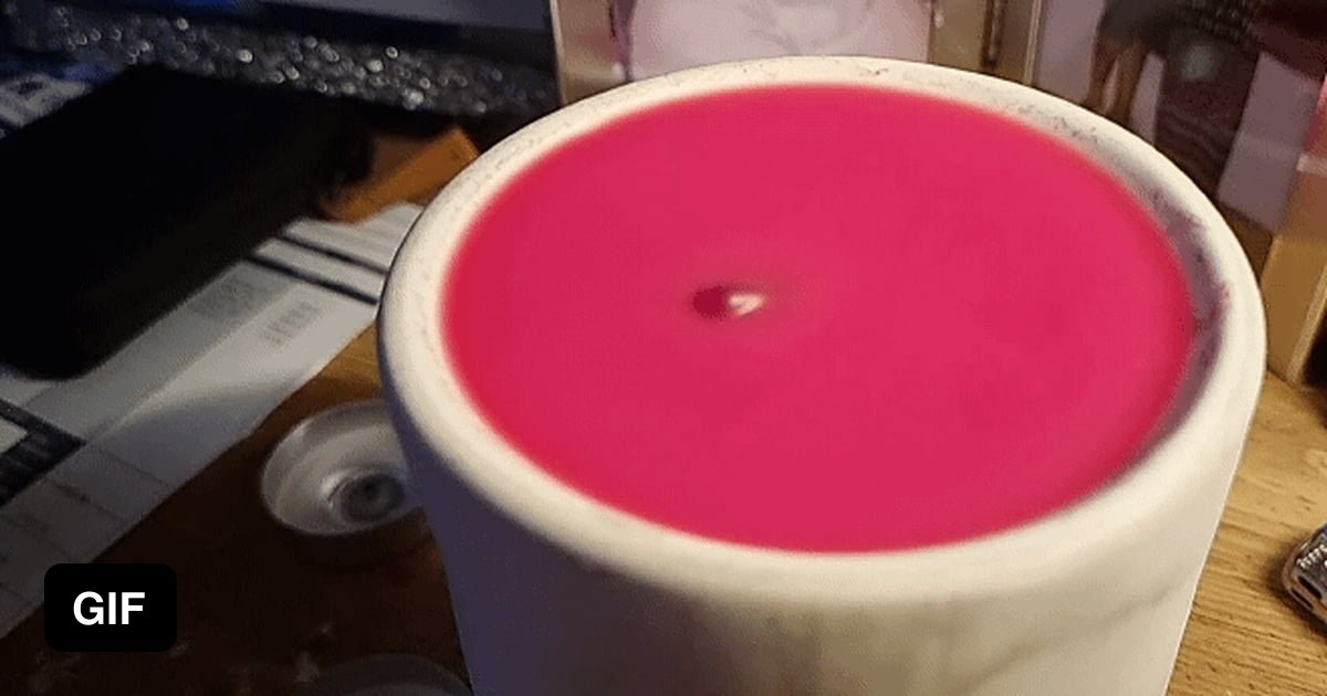 The way this wax pool pops. 9GAG