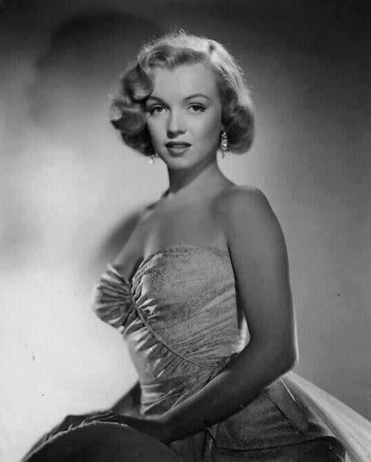 Marilyn Monroe Photographed By Laszlo Willinger 1950 9gag 8633
