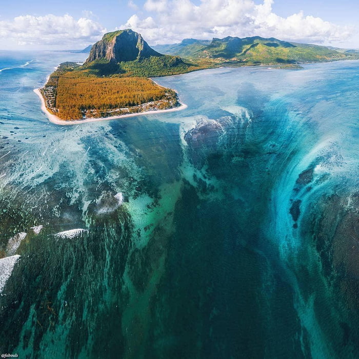 mauritius underwater waterfall explained