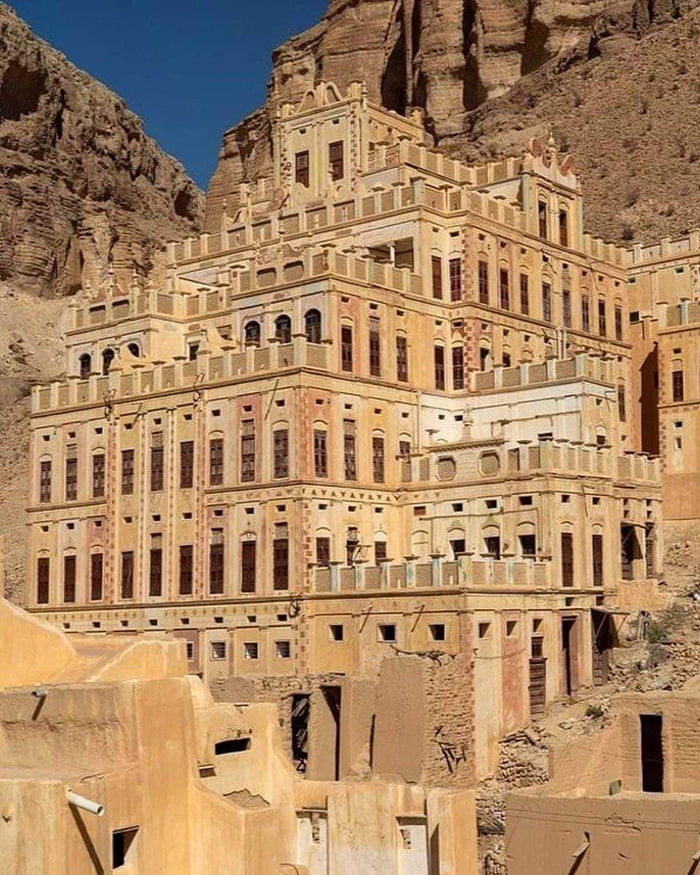 Bugshan Palace; Hadramaut in Yemen. Built of mud in 1798 CE, the palace ...