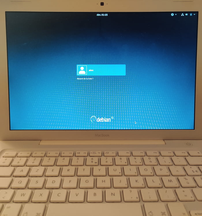 Recycled old macbook debian i finally managed to install my debian