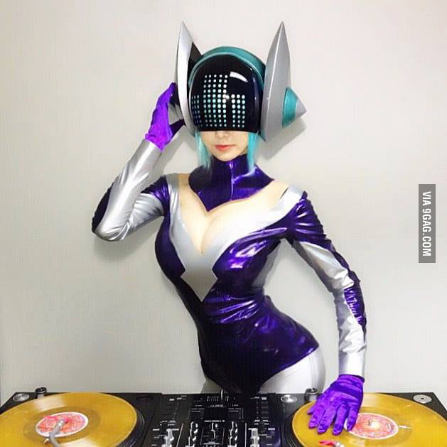 dj sona figurine