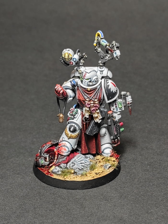 Primaris Apothecary for my Flesh Tearers! First time trying painting a ...