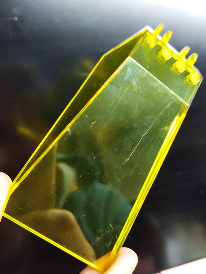 10497 Part 13252 Trans Yellow Windscreen Scratched Straight Out Of The 