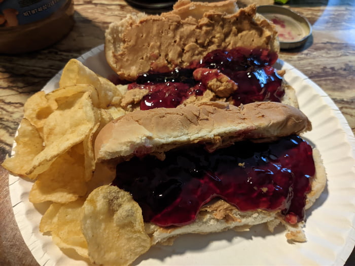 PB&J in hotdog buns - 9GAG