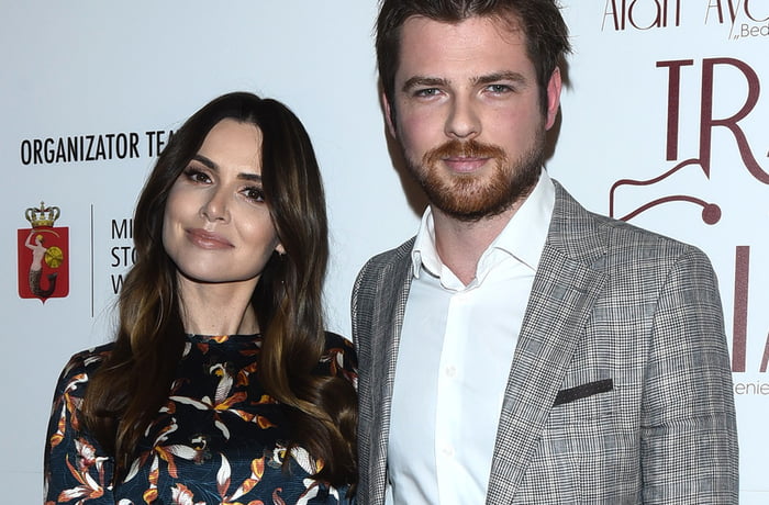 Friendly Reminder Polish Voice Actors For Male V And Judy Alvarez Are Married In Real Life 9gag