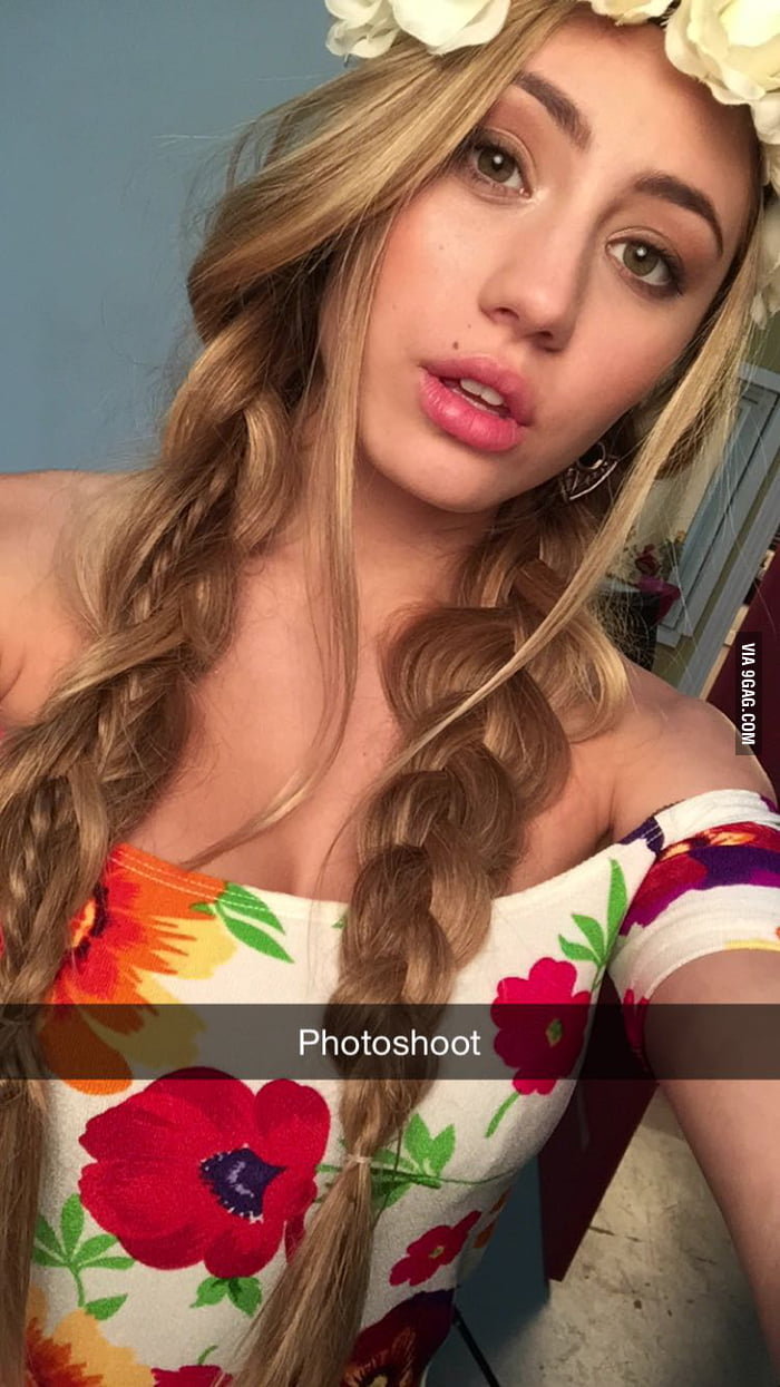 Lia Marie Johnson - 9GAG