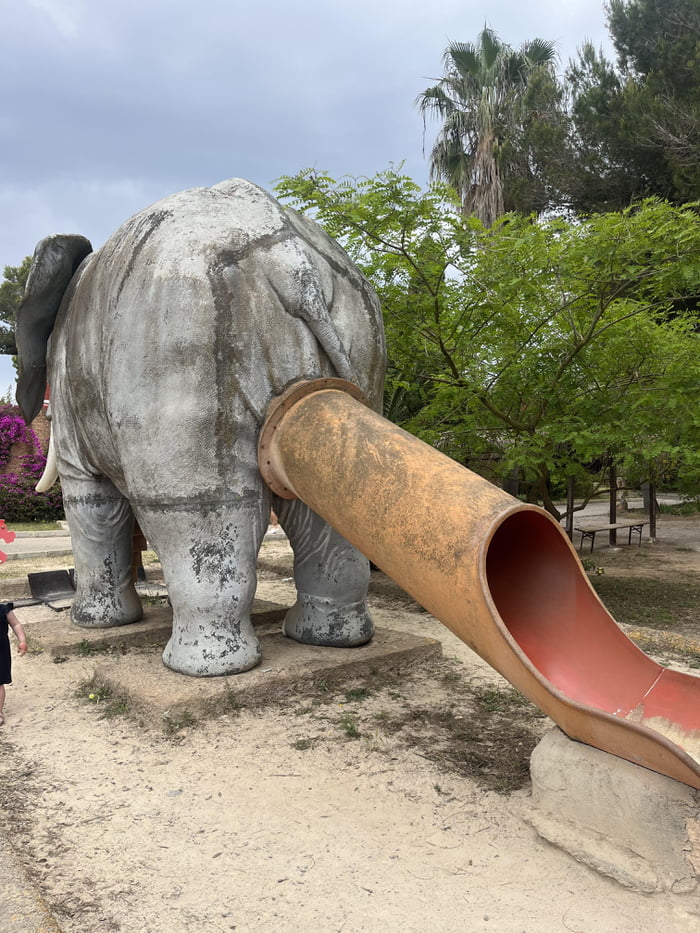 Kids slide in Safari Zoo, Mallorca. - 9GAG