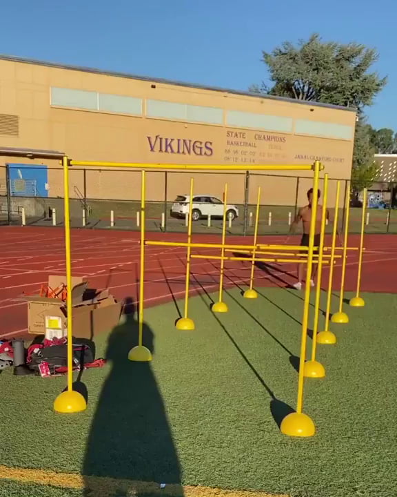 Track Star Makes World Record 61" Vertical Jump 9GAG