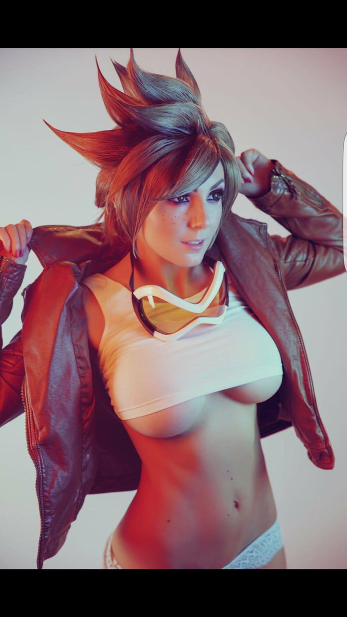 Jessica Nigri Tracer - 9GAG