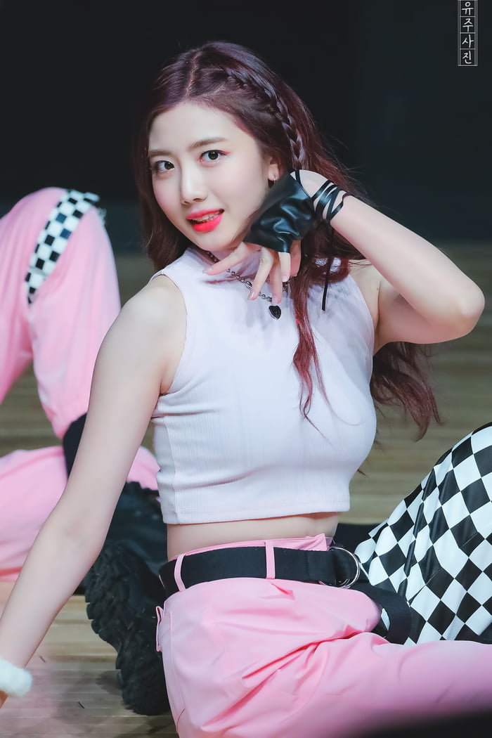 Cherry Bullet - Yuju - 9GAG