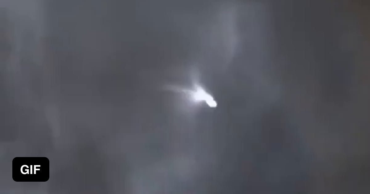 SpaceX's Falcon 9 returning to Earth, pulsing its cold gas attitude ...