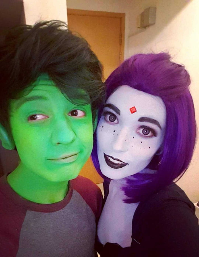 Beast Boy and Raven cosplay. Whatcha think? 9GAG