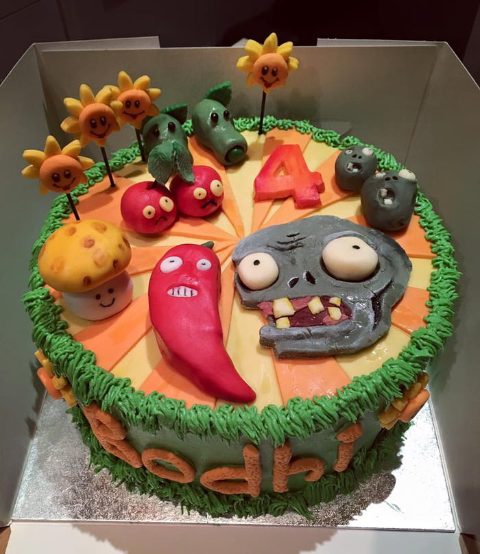 Plants vs Zombies Birthday Cake - YouTube