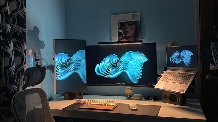 Same setup diff wallpaper >