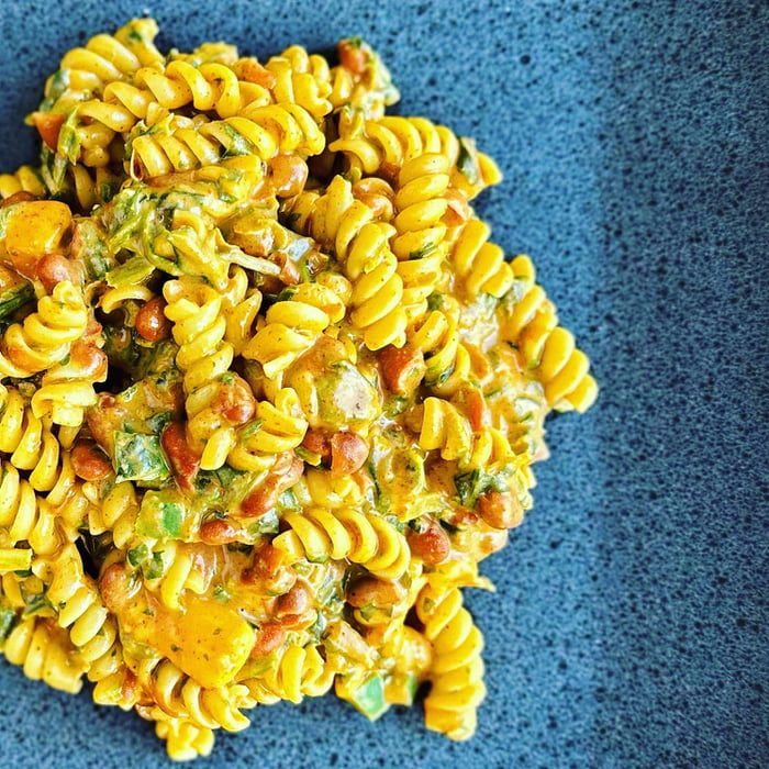 Chili Cheese Fusilli w/ Smoked Gouda, Spinach and Fresh Jalapeños 9GAG