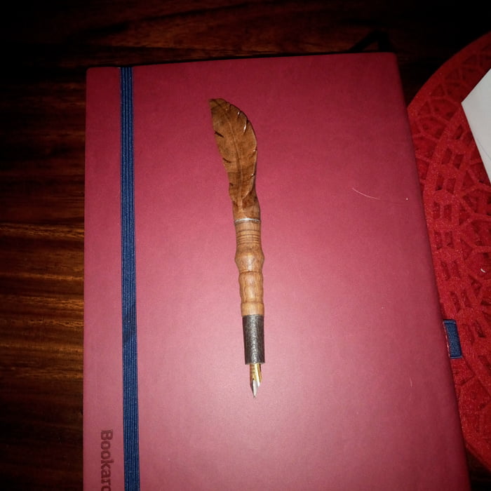 made-a-fountain-pen-out-of-wood-still-need-to-make-the-lid-9gag