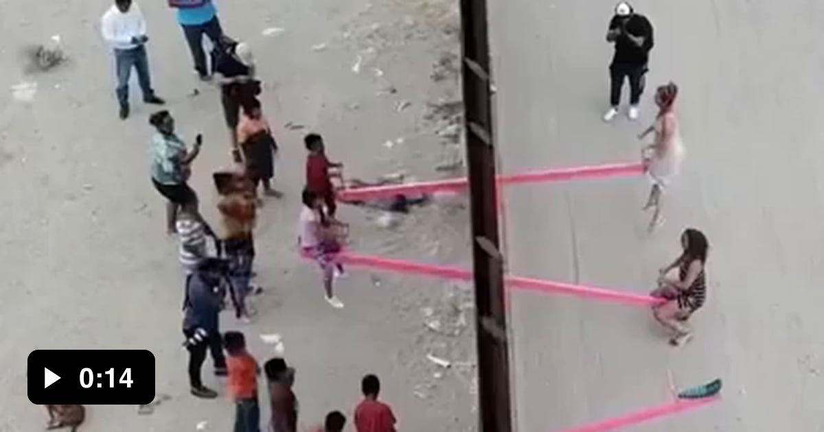 Teetertotter across the U.S.Mexico border 9GAG