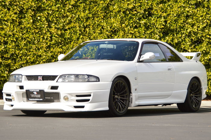 1995 Nissan Skyline GT-R(R33) - 9GAG