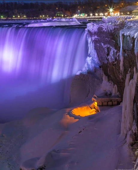 Cozy Cabin With A Pool At Frozen Niagara Falls 9gag