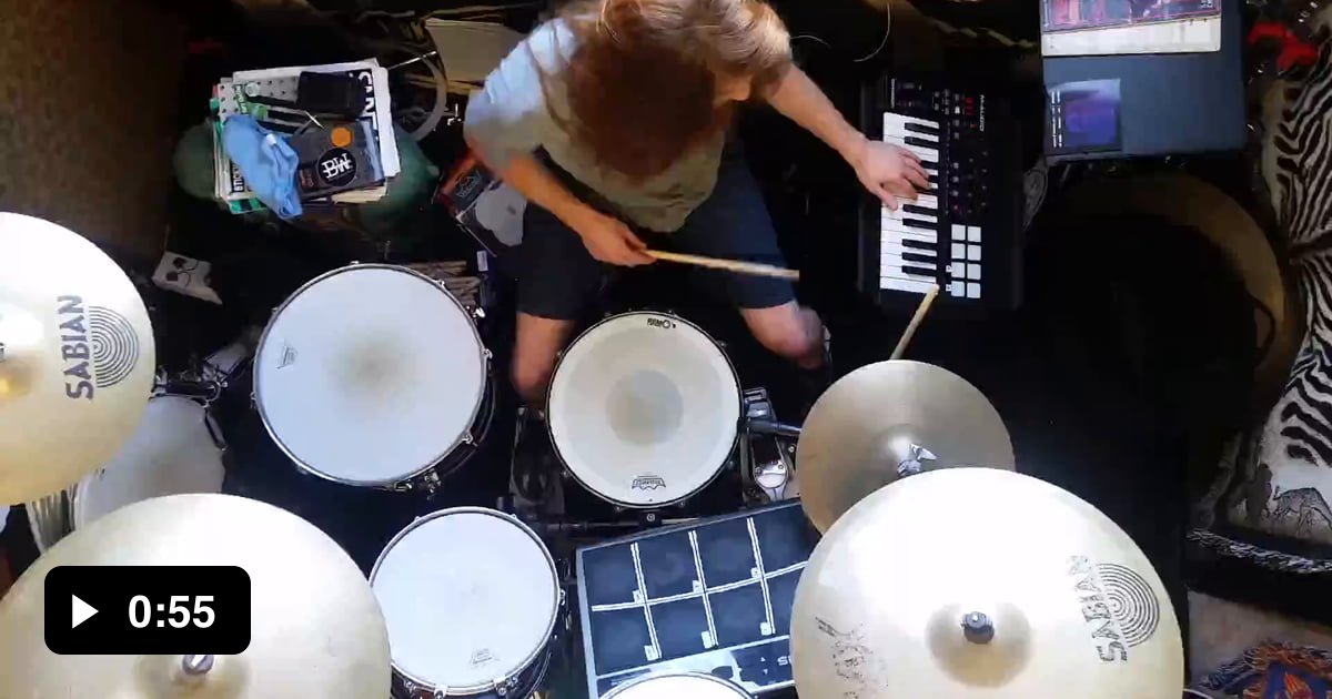 Hybrid Drumming 2.0 playing Drums and Keyboard AT THE SAME TIME! 9GAG