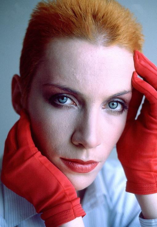 Annie Lennox (1983) - 9GAG