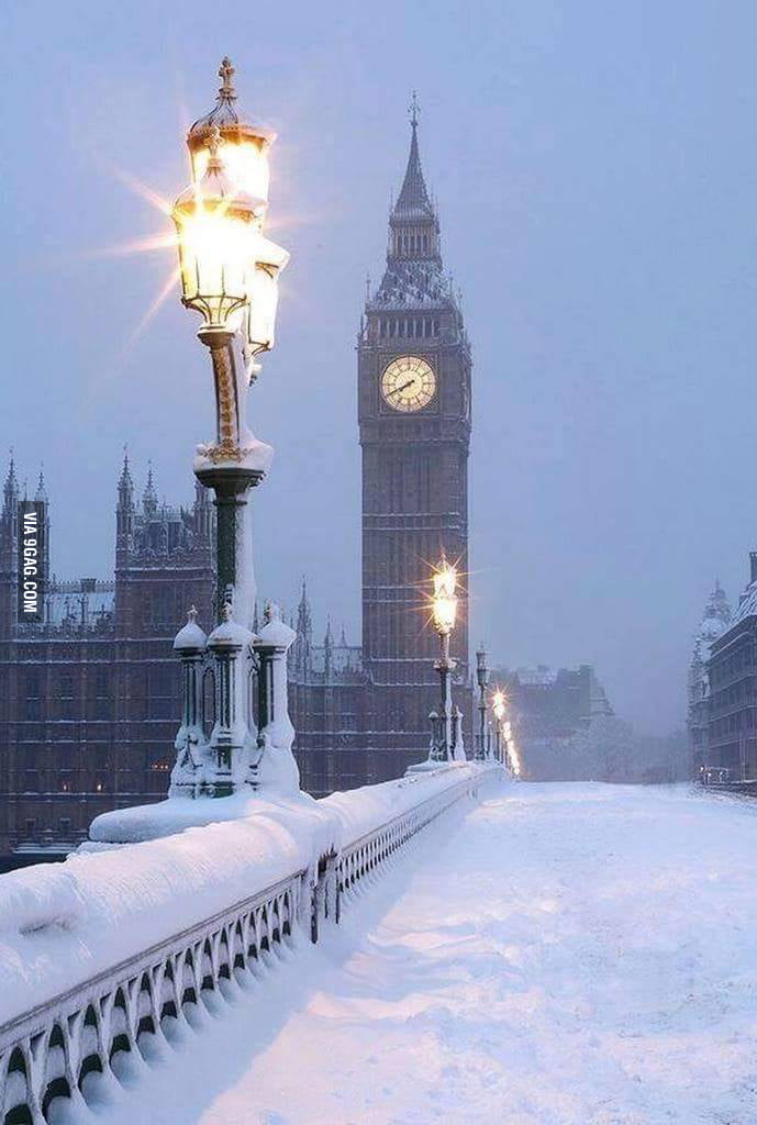 snowy-london-at-night-9gag