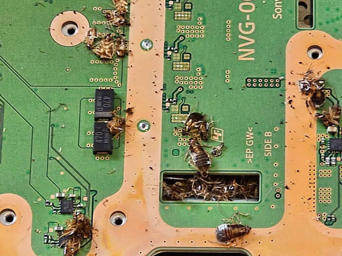 Customer said the PlayStation kept shutting off. 9GAG