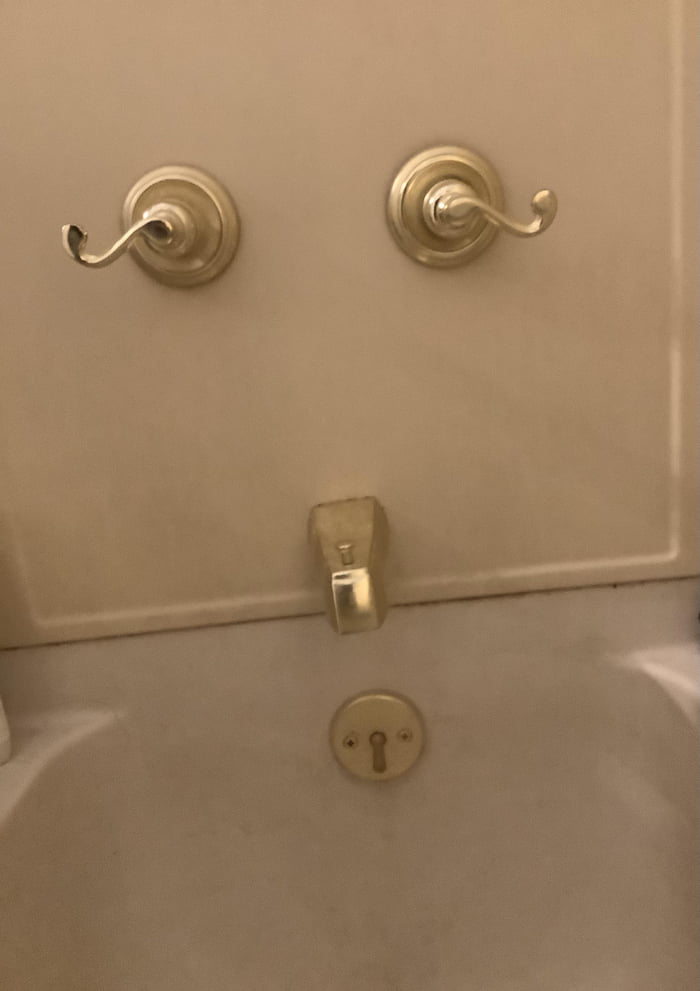 The living shower attacks you with water, either boiling hot or