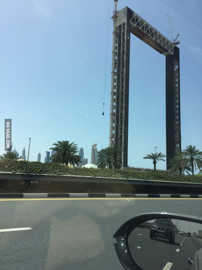 Building a stargate in Dubai 9GAG
