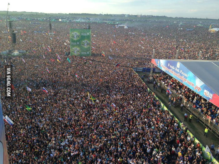 600-000-russians-waiting-for-rammstein-7th-biggest-concert-ever-9gag