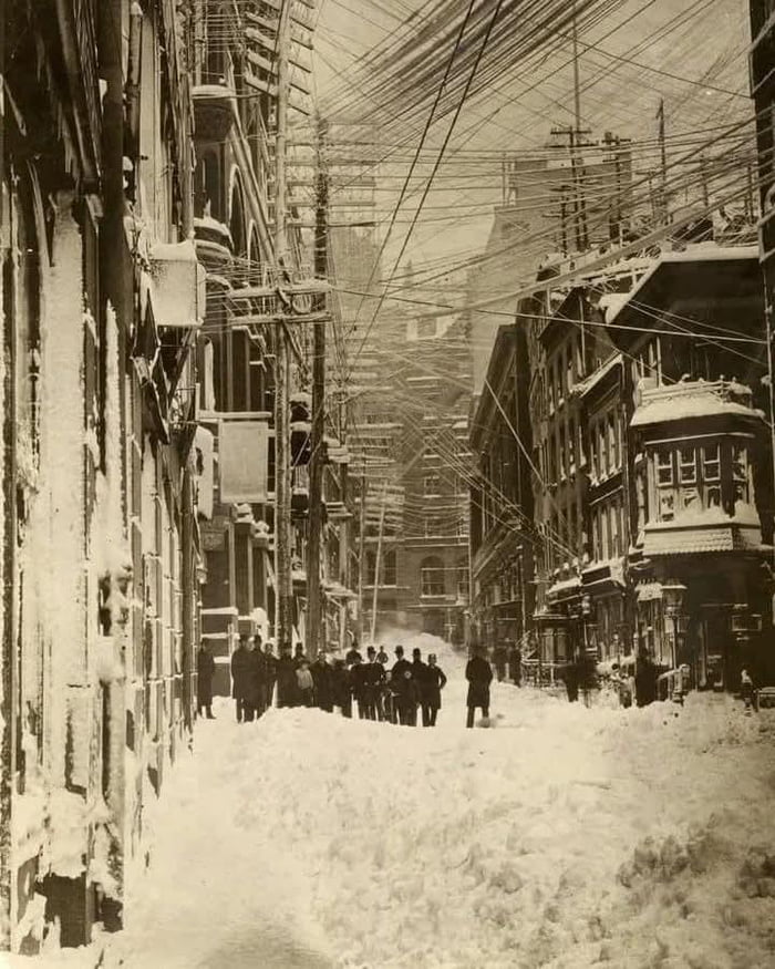 New York City after a snowstorm in 1888 - 9GAG