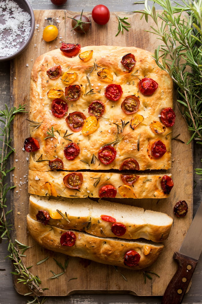 We all love garlic bread, but are there any focaccia fans out there? - 9GAG