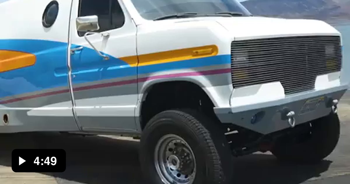 This “boaterhome” is half van, half boat! 🚐🚤 CTRidiculousRides 9GAG