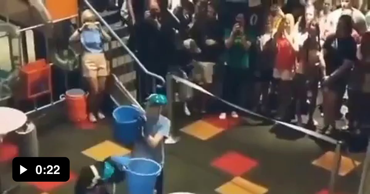 Mixing liquid nitrogen and hot water 9GAG