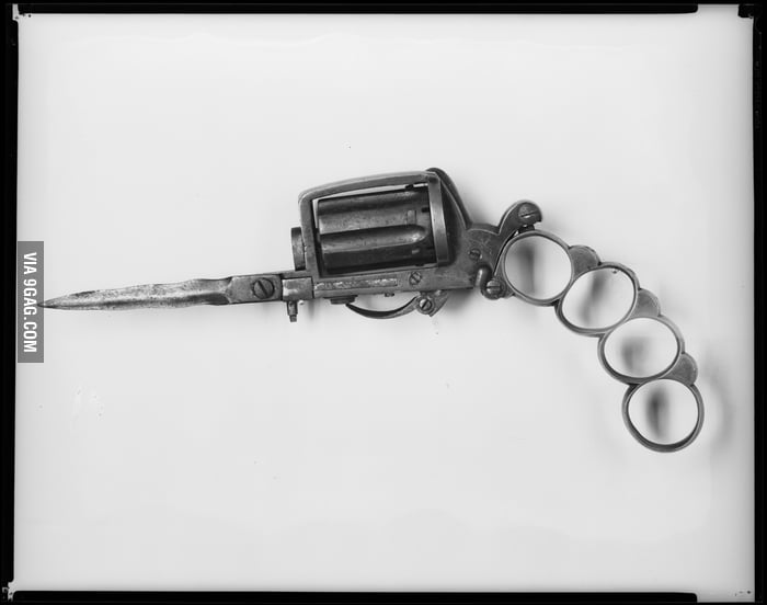 A weapon that included brass knuckles, gun and shank from 1939. - 9GAG