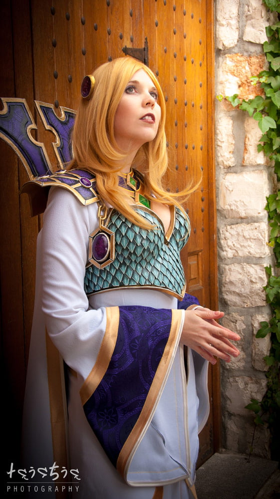 WoW Aegwynn by Svetlana Quindt (Kamui Cosplay) 9GAG