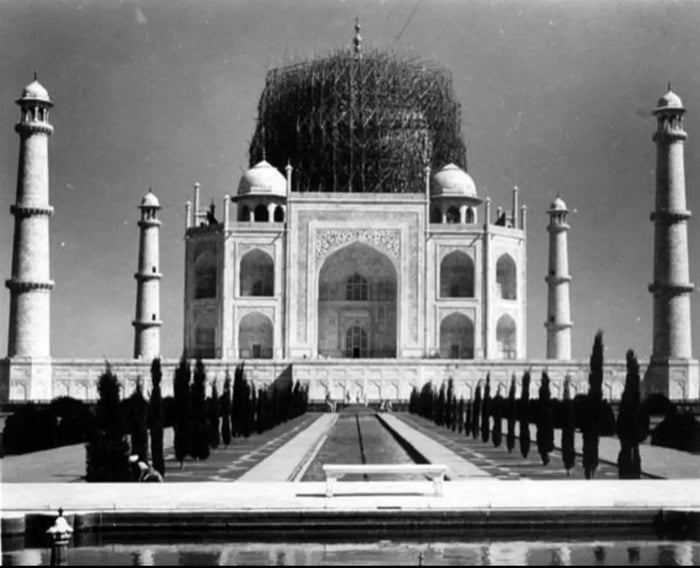 This was how the Taj Mahal was protected from bomber jets in 1942 ...