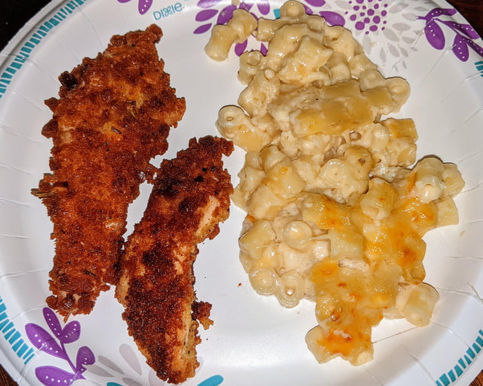Chicken tenders with macaroni and cheese 9GAG