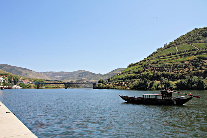 The unique and relaxing Douro River, at Pinhão, Vila Real, Portugal - 9GAG