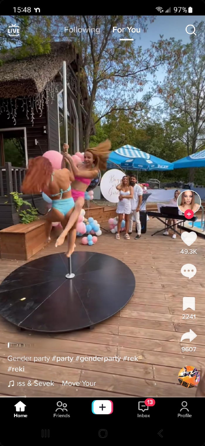 Gender Reveal Via Pole Dancers 9GAG