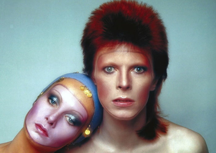 'Pin Ups' - David Bowie w/Twiggy by Justin Villeneuve, 1973 - 9GAG