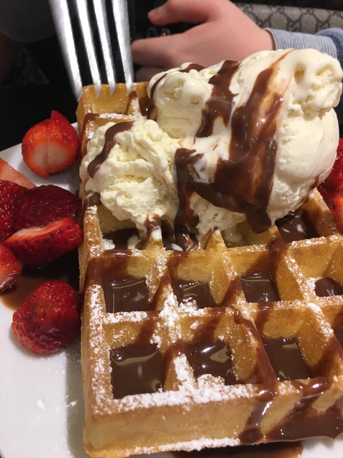 Waffles with vanilla ice cream and strawberries - 9GAG